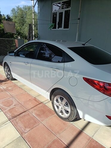 Hyundai Accent 2012, 199,868 km - 1.6 l - Biləsuvar