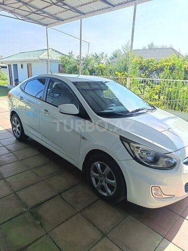 Hyundai Accent 2012, 199,868 km - 1.6 l - Biləsuvar