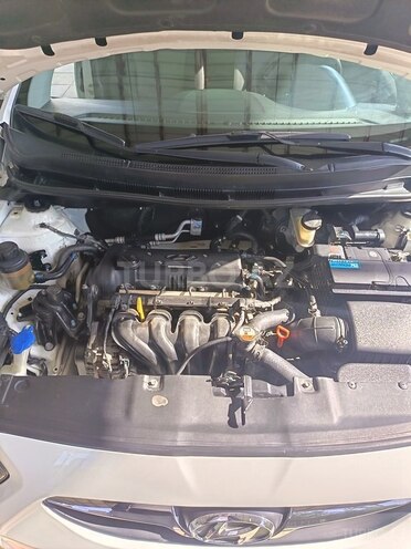 Hyundai Accent 2012, 199,868 km - 1.6 l - Biləsuvar
