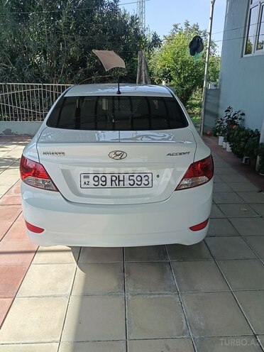 Hyundai Accent 2012, 199,868 km - 1.6 l - Biləsuvar