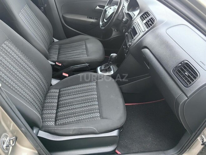 Volkswagen Polo 2018, 204,000 km - 1.6 л - Bakı