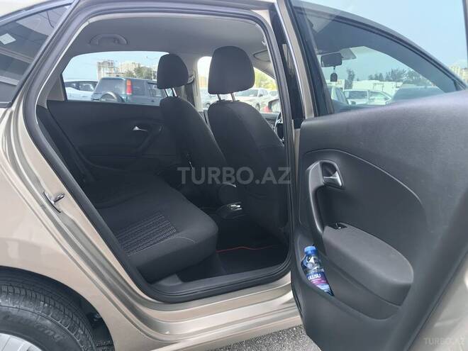Volkswagen Polo 2018, 204,000 km - 1.6 л - Bakı