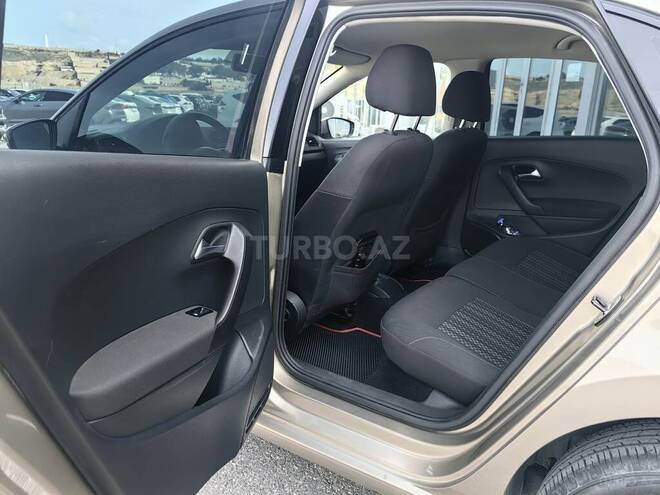 Volkswagen Polo 2018, 204,000 km - 1.6 л - Bakı