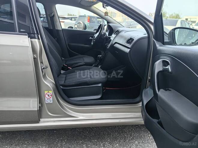 Volkswagen Polo 2018, 204,000 km - 1.6 л - Bakı