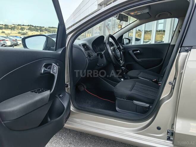 Volkswagen Polo 2018, 204,000 km - 1.6 л - Bakı