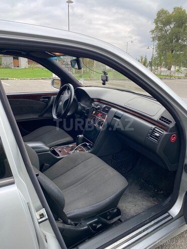 Mercedes E 220 1999, 885,759 km - 2.2 l - Qəbələ