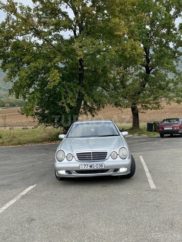 Mercedes E 220 1999, 885,759 km - 2.2 l - Qəbələ
