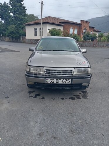 Opel Vectra 1992, 120,300 km - 2.0 л - Qax