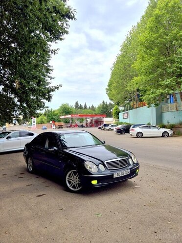 Mercedes E 270 2004, 300,000 km - 2.7 l - Tovuz