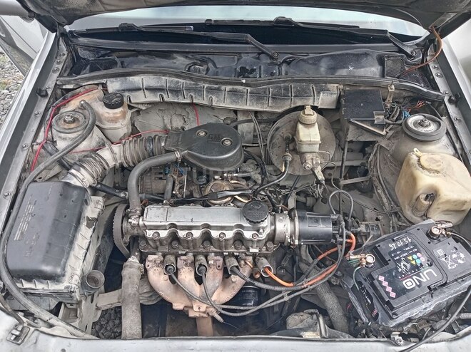 Opel Vectra 1992, 120,300 km - 2.0 л - Qax