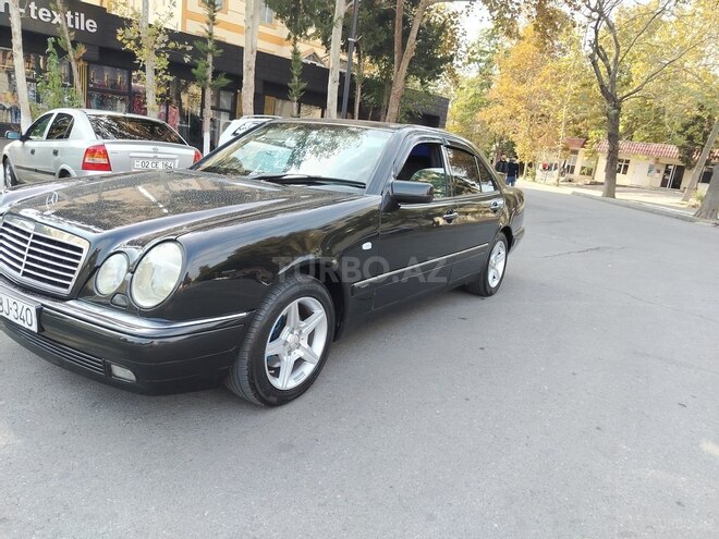 Mercedes E 240 1998, 263,586 km - 2.4 л - Mingəçevir