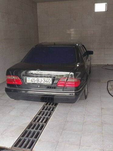 Mercedes E 240 1998, 263,586 km - 2.4 л - Mingəçevir