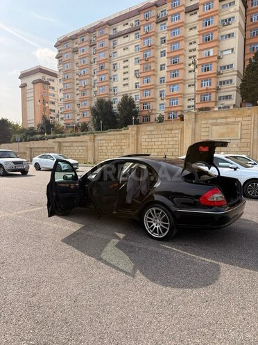 Mercedes E 220 2006, 267,000 km - 2.2 l - Bakı