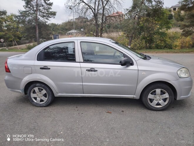 Chevrolet Aveo 2011, 290,000 km - 1.4 л - Quba