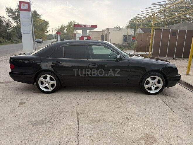 Mercedes E 220 2002, 357,219 km - 2.2 l - Qazax