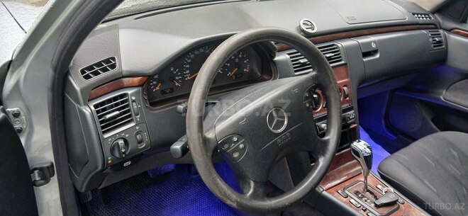Mercedes E 220 2000, 650,000 km - 2.2 l - Şəki