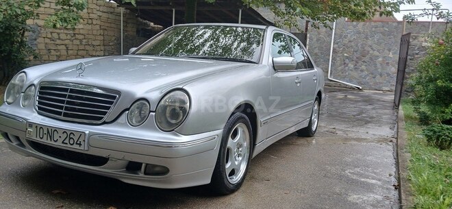 Mercedes E 220 2000, 650,000 km - 2.2 l - Şəki