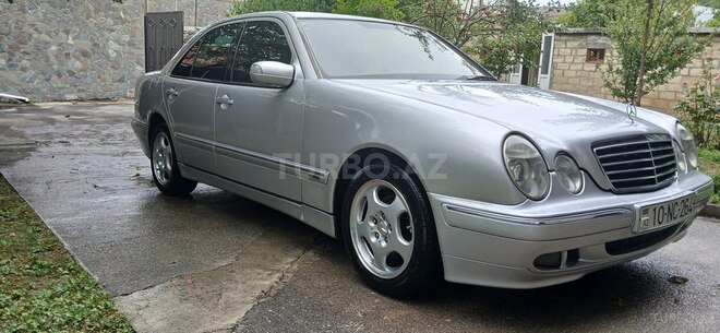 Mercedes E 220 2000, 650,000 km - 2.2 l - Şəki