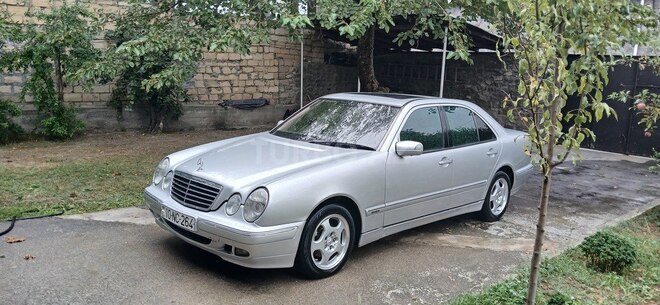 Mercedes E 220 2000, 650,000 km - 2.2 l - Şəki