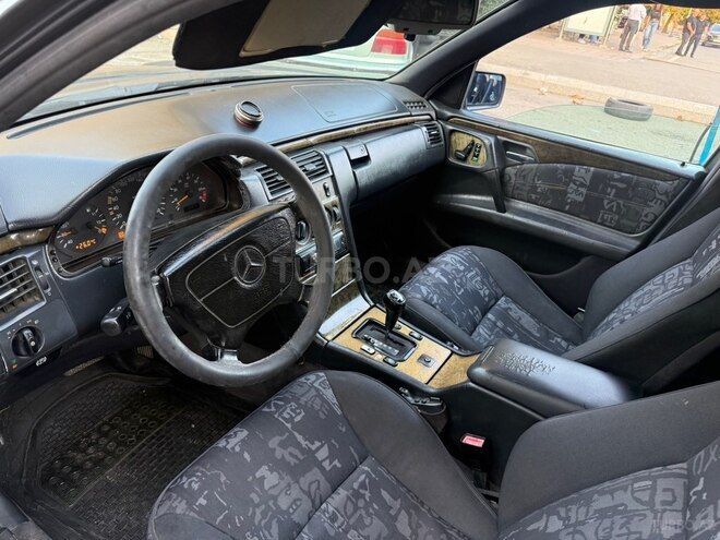 Mercedes E 230 1997, 391,000 km - 2.3 l - Bakı