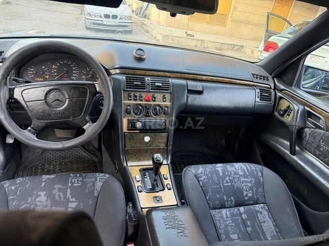 Mercedes E 230 1997, 391,000 km - 2.3 l - Bakı