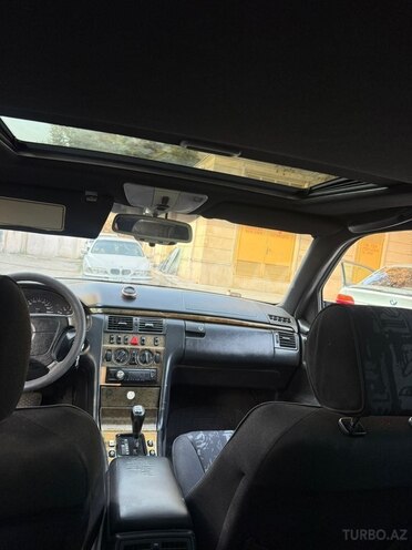 Mercedes E 230 1997, 391,000 km - 2.3 l - Bakı