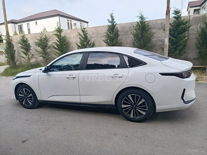 Changan Qiyuan A05 2025, 4,796 km - 1.5 л - Bakı