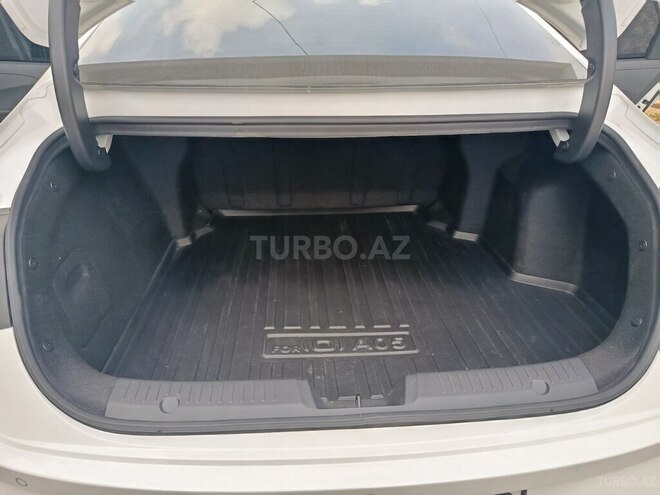 Changan Qiyuan A05 2025, 4,796 km - 1.5 л - Bakı