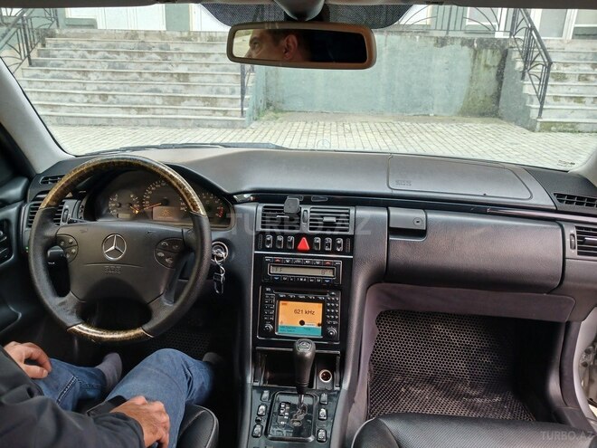 Mercedes E 280 2000, 320,000 km - 2.8 l - Bakı