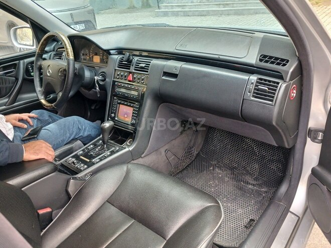 Mercedes E 280 2000, 320,000 km - 2.8 l - Bakı
