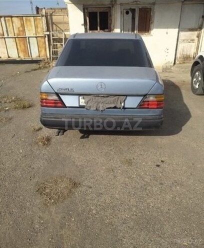 Mercedes 190 1987, 220,000 km - 2.6 l - Gəncə