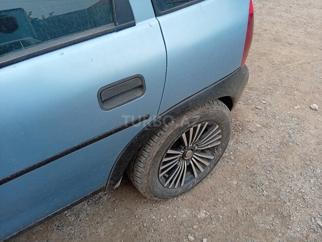 Opel Corsa 1995, 439,215 km - 1.4 l - Qazax