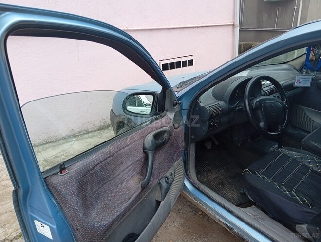Opel Corsa 1995, 439,215 km - 1.4 l - Qazax