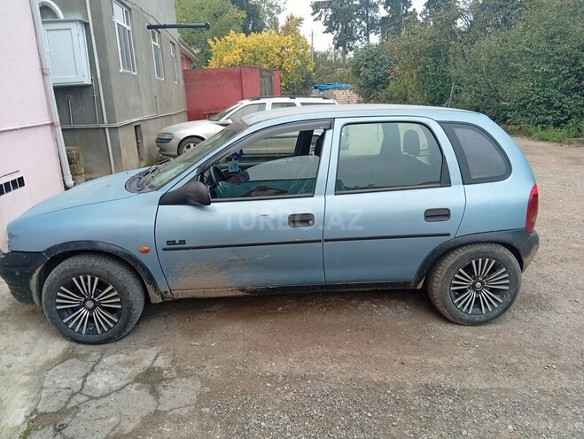 Opel Corsa 1995, 439,215 km - 1.4 l - Qazax