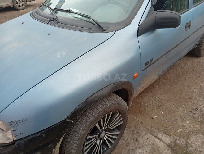Opel Corsa 1995, 439,215 km - 1.4 l - Qazax