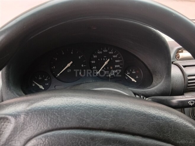 Opel Corsa 1995, 439,215 km - 1.4 l - Qazax