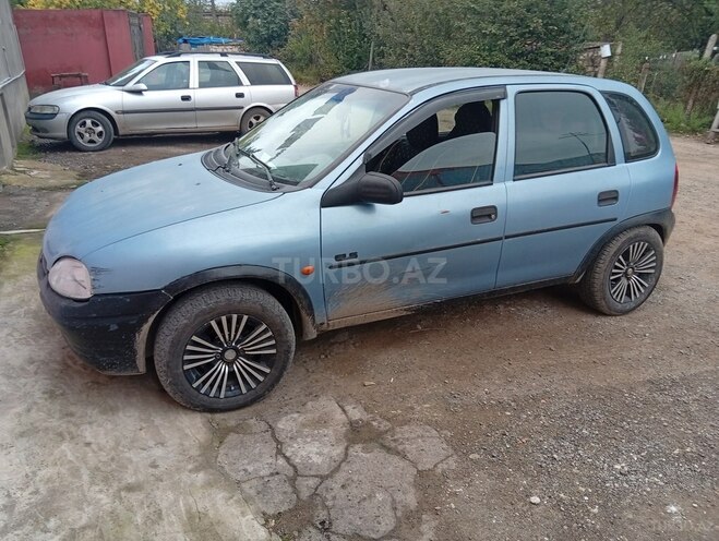Opel Corsa 1995, 439,215 km - 1.4 l - Qazax