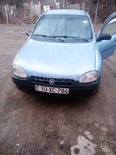 Opel Corsa 1995, 439,215 km - 1.4 l - Qazax