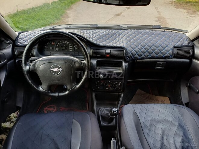 Opel Astra 1996, 284,000 km - 1.6 l - Bakı