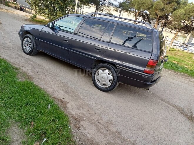 Opel Astra 1996, 284,000 km - 1.6 l - Bakı