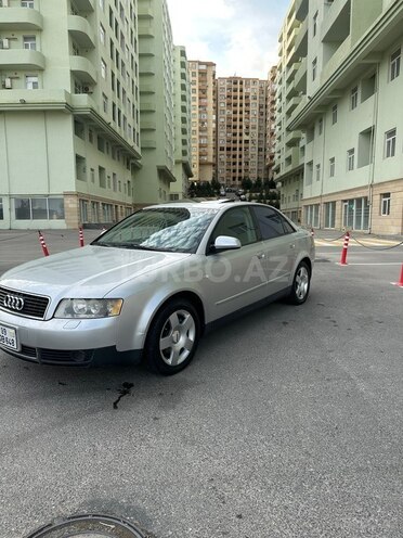 Audi A4 2002, 358,884 km - 1.8 л - Bakı