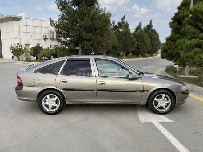 Opel Vectra 1997, 278,000 km - 1.8 l - Sumqayıt