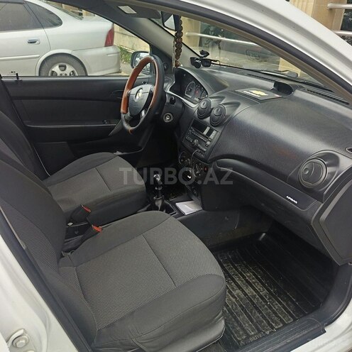 Chevrolet Aveo 2011, 267,000 km - 1.4 л - Quba