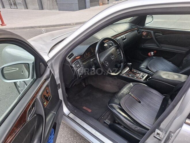 Mercedes E 240 2000, 378,545 km - 2.4 л - Bakı