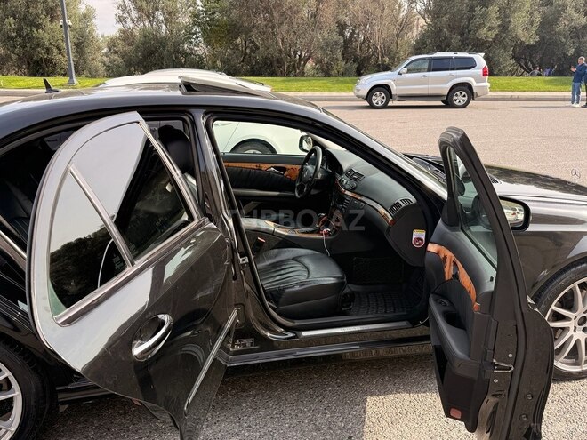 Mercedes E 220 2006, 267,000 km - 2.2 l - Bakı