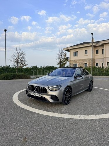 Mercedes E 300 e 4MATIC