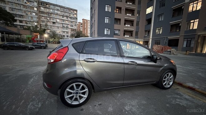Ford Fiesta 2014, 251,000 km - 1.6 l - Bakı