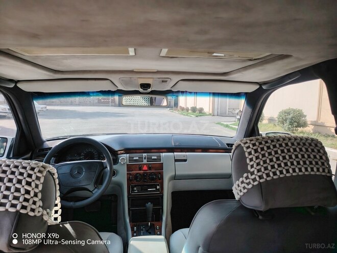 Mercedes E 240 1997, 548,000 km - 2.4 l - Bərdə