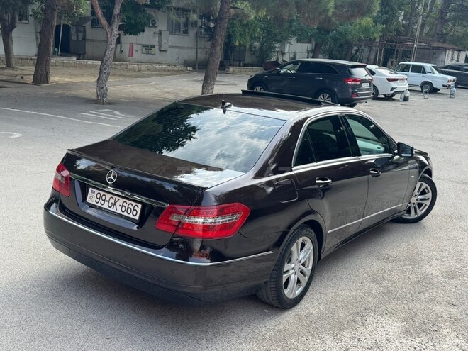 Mercedes E 220 2010, 300,000 km - 2.1 l - Bakı