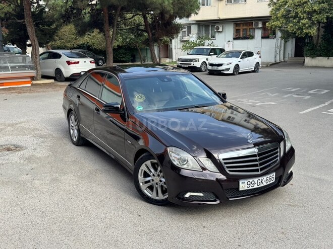 Mercedes E 220 2010, 300,000 km - 2.1 l - Bakı